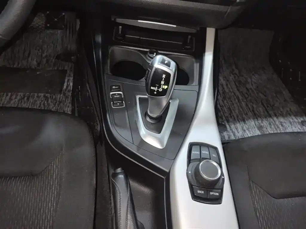 BMW 1 Series 2014 — фото 14