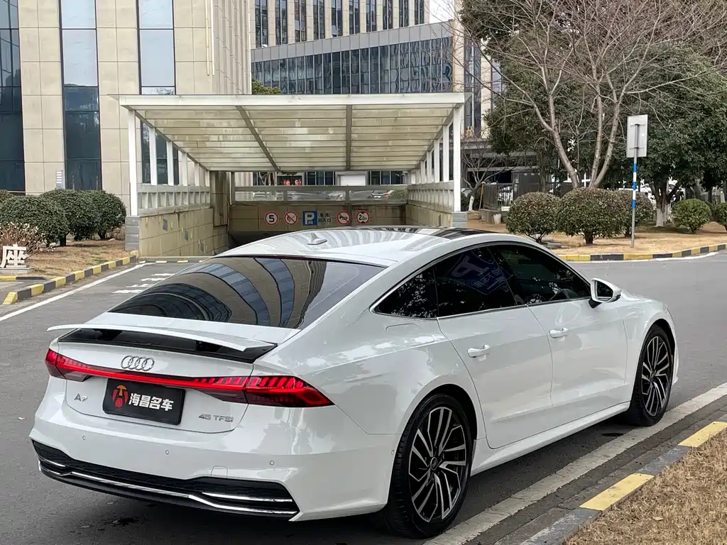 Audi A7 2024 — фото 6