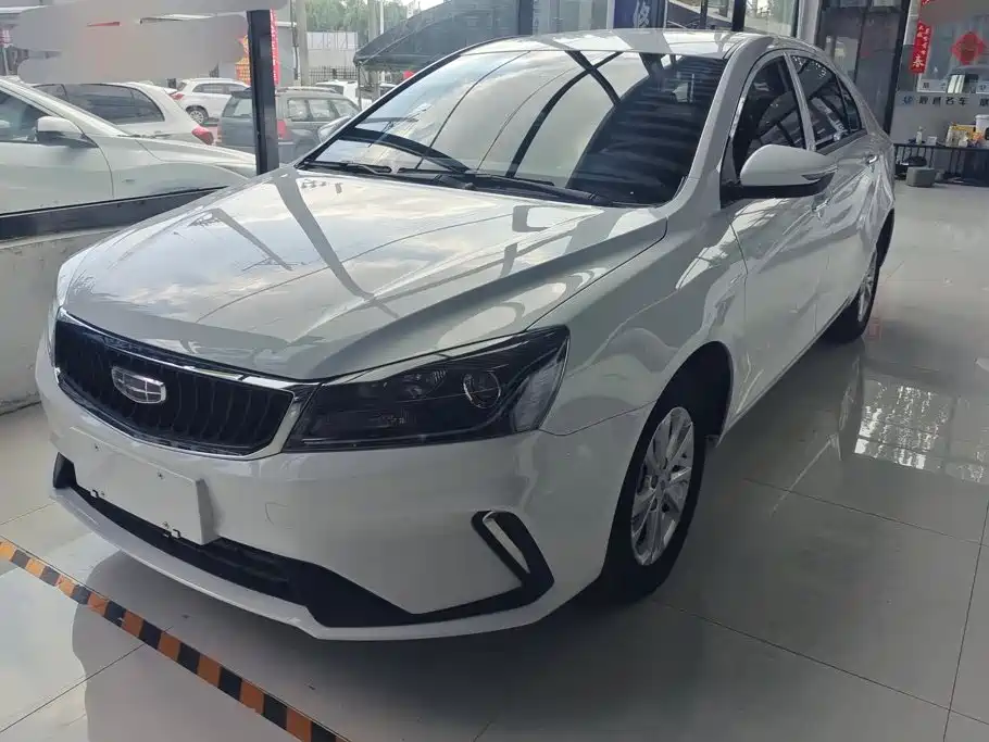 Geely Emgrand 2022