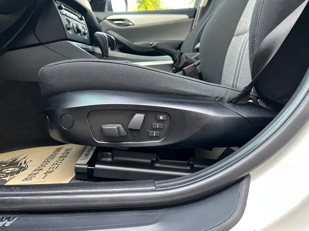 BMW X1 2012 — фото 10