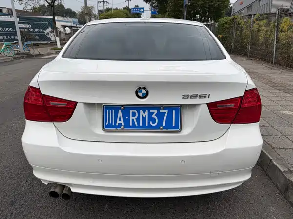BMW 3 Series 2011
