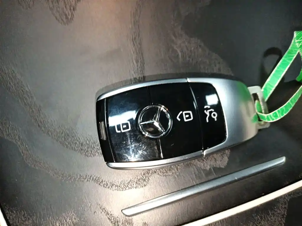 Mercedes-Benz E-Class 2019 — фото 17