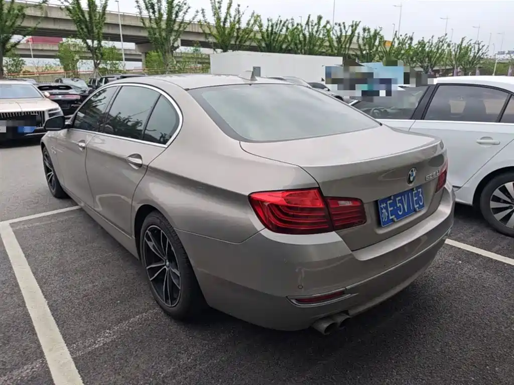 BMW 5 Series 2016 — фото 9