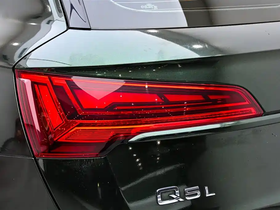 Audi Q5L 2023 — фото 9