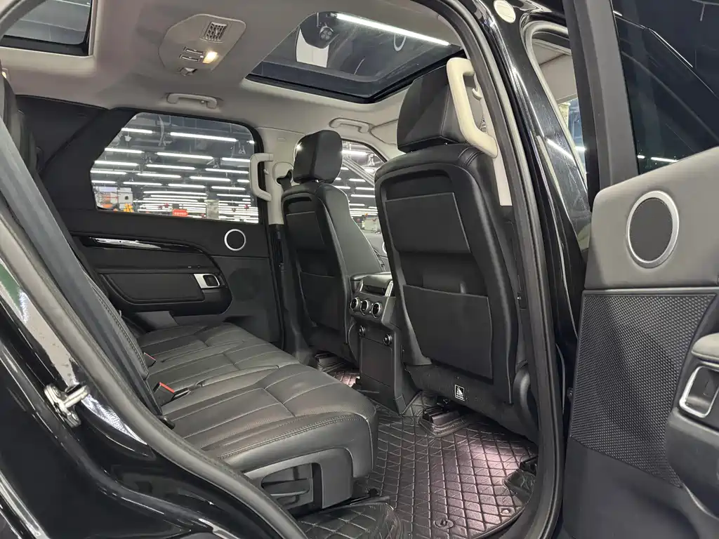 Land Rover Discovery 2020 — фото 12