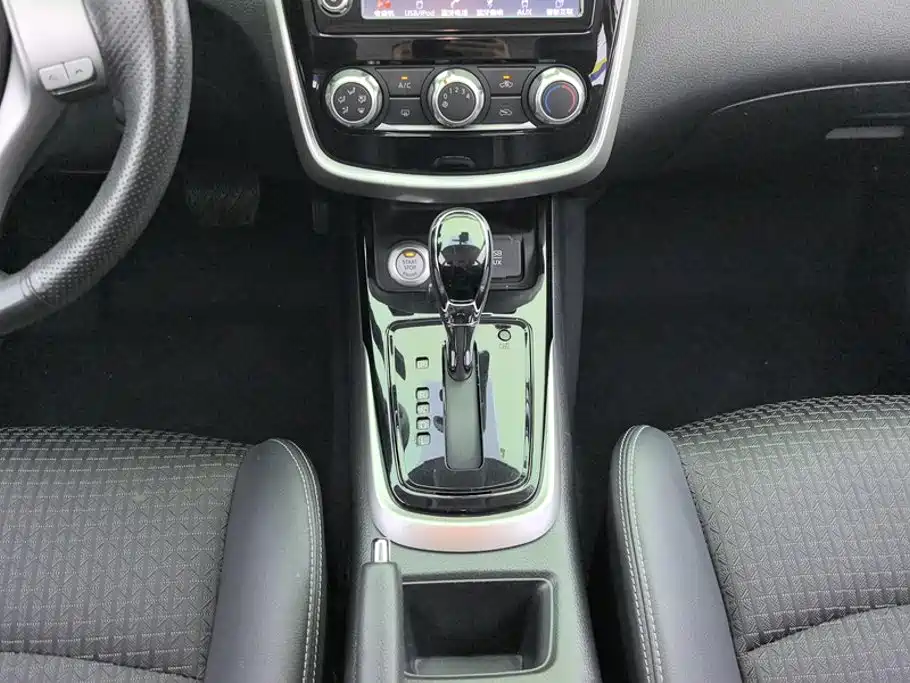 Nissan Tiida 2019 — фото 16