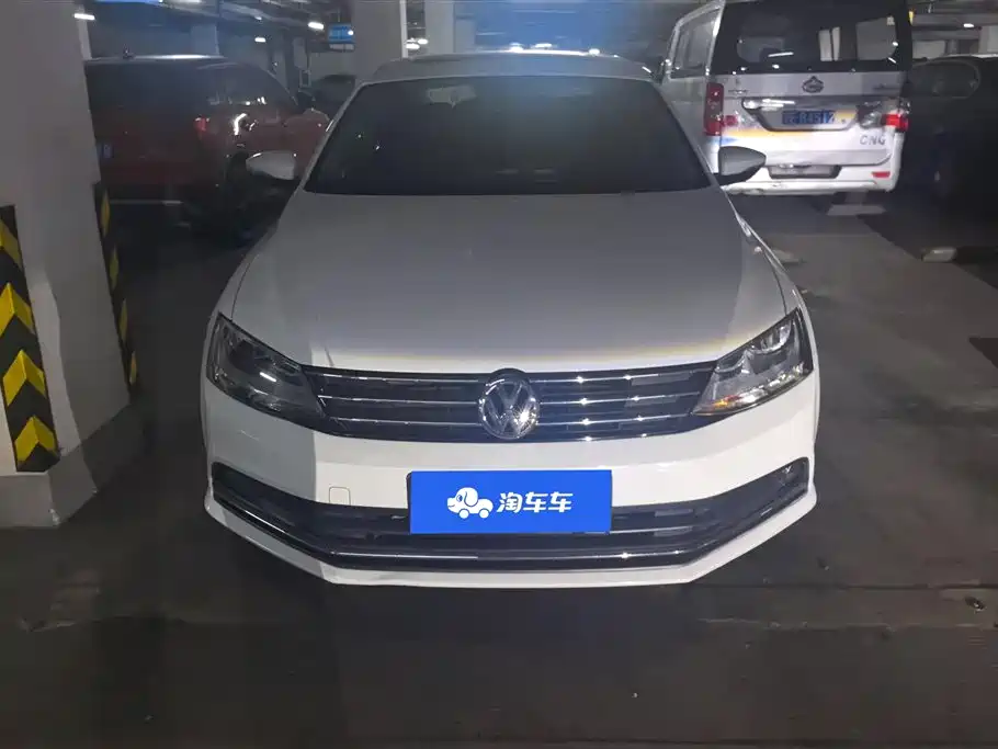 Volkswagen Sagitar 2016