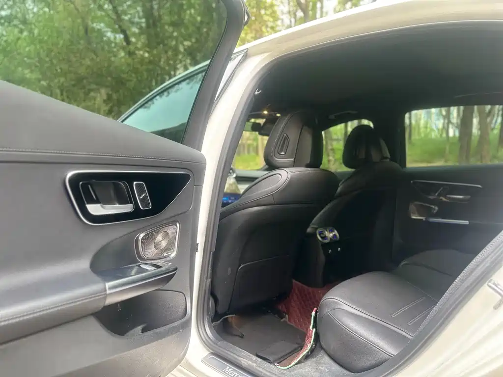 Mercedes-Benz C-Class 2023
