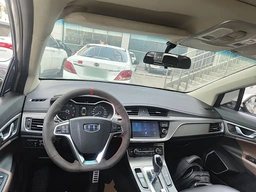 Geely Emgrand GS 2017 — фото 10