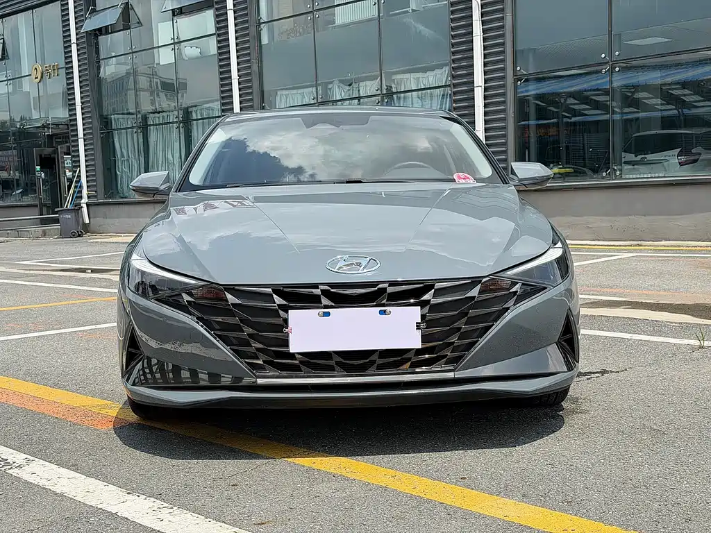 Hyundai Elantra 2022