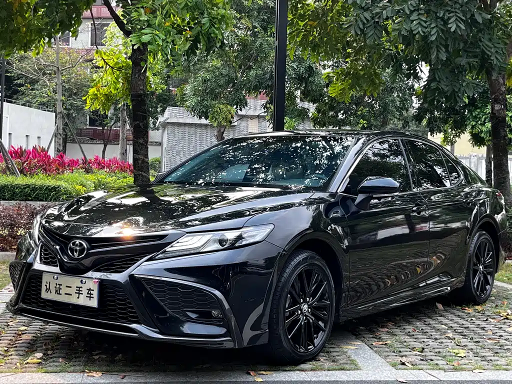 Toyota Camry 2023 — фото 3