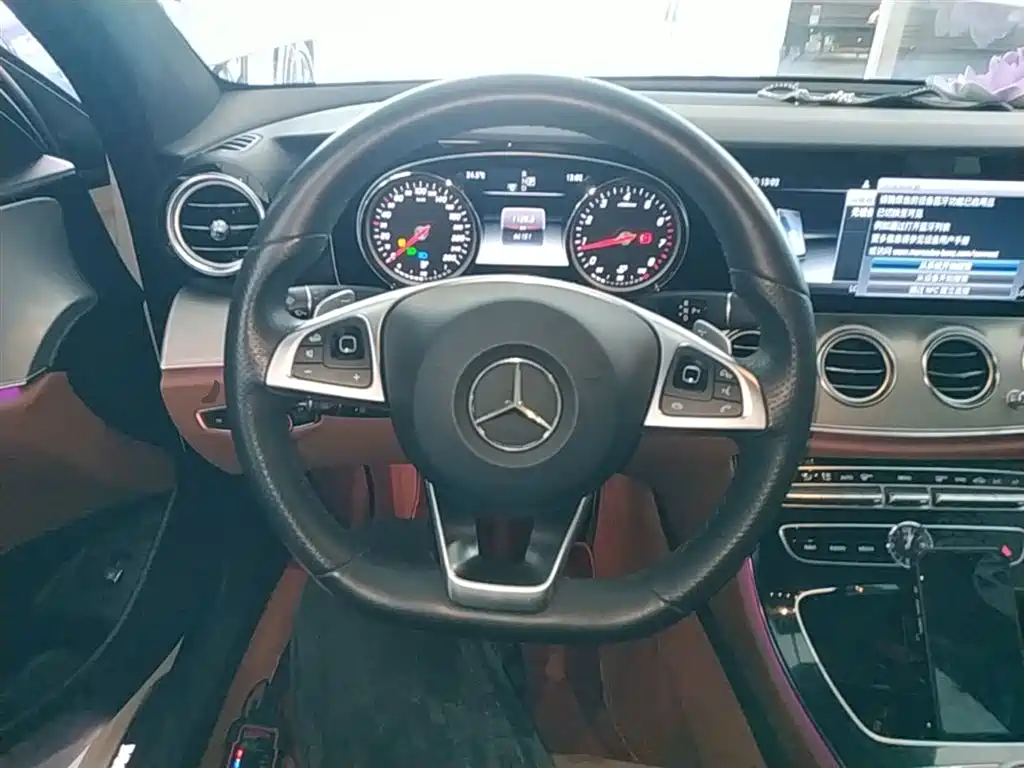 Mercedes-Benz E-Class 2018 — фото 11