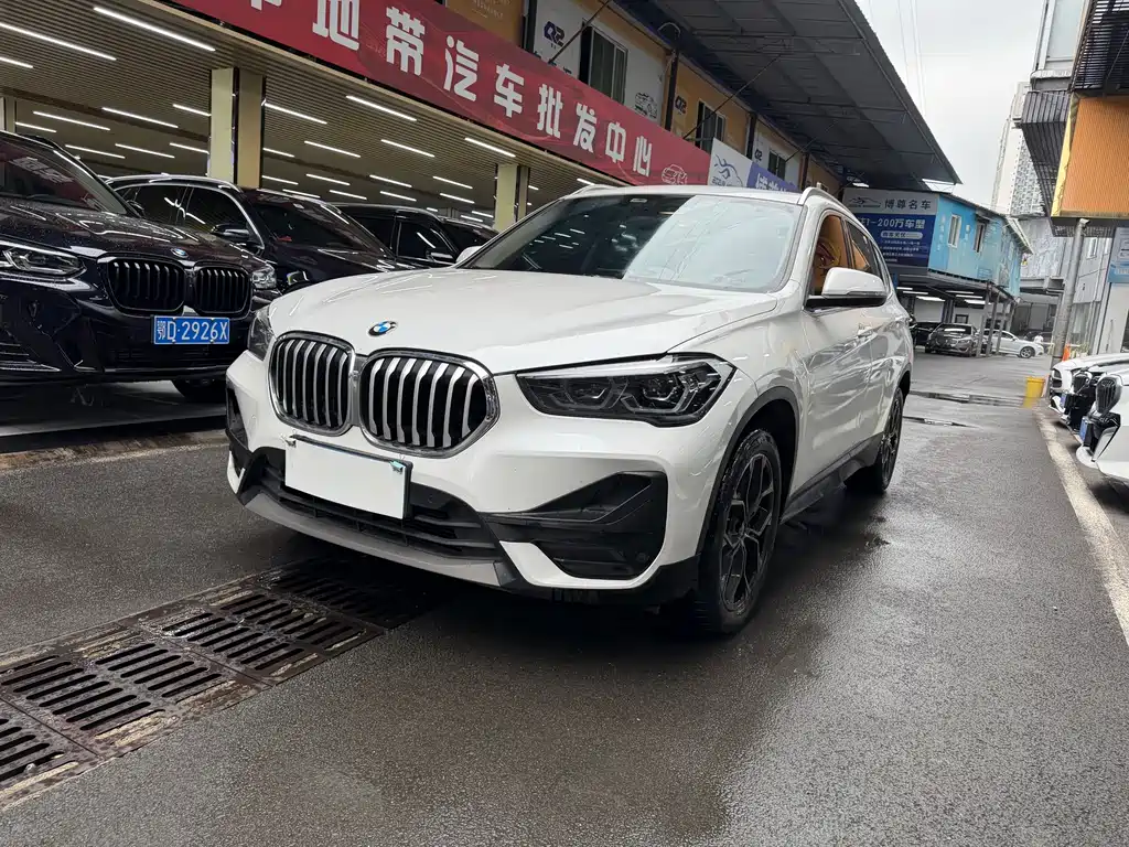 BMW X1 2022 — фото 1