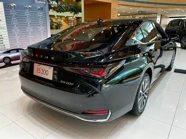 Lexus ES 2024