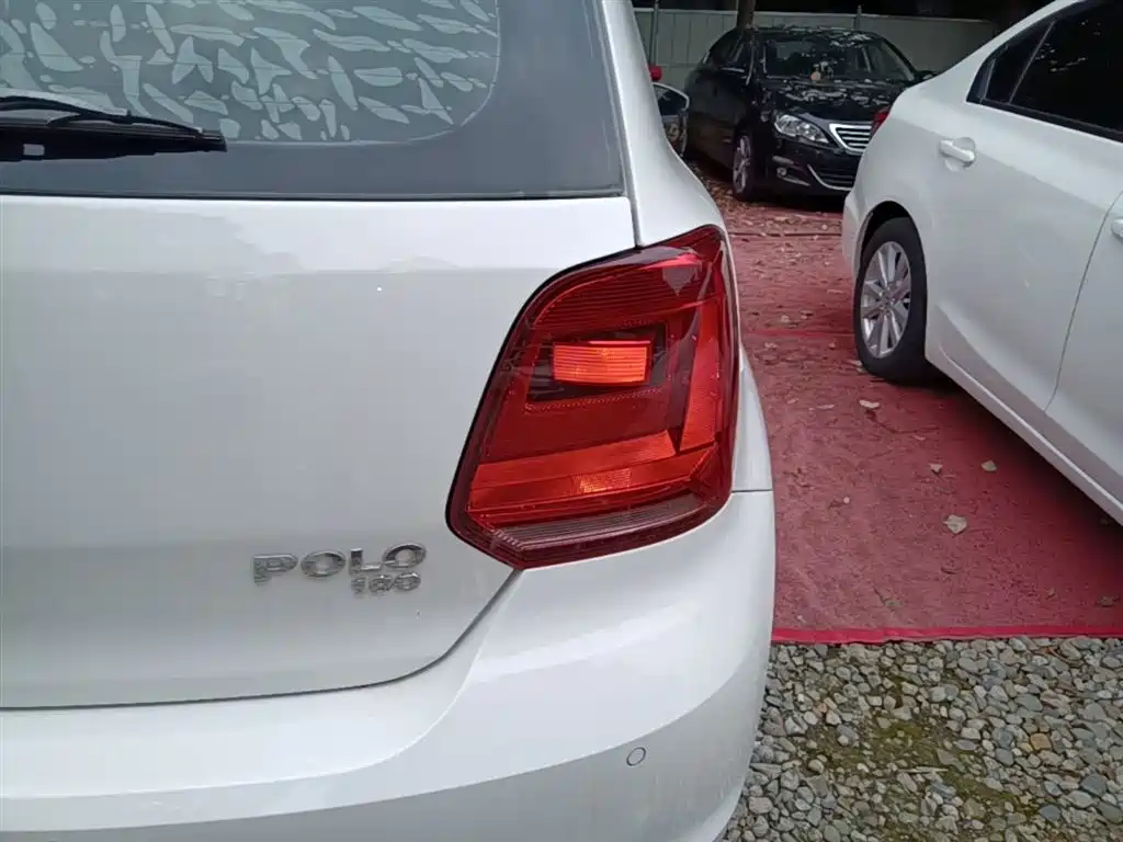 Volkswagen Polo 2015 — фото 8