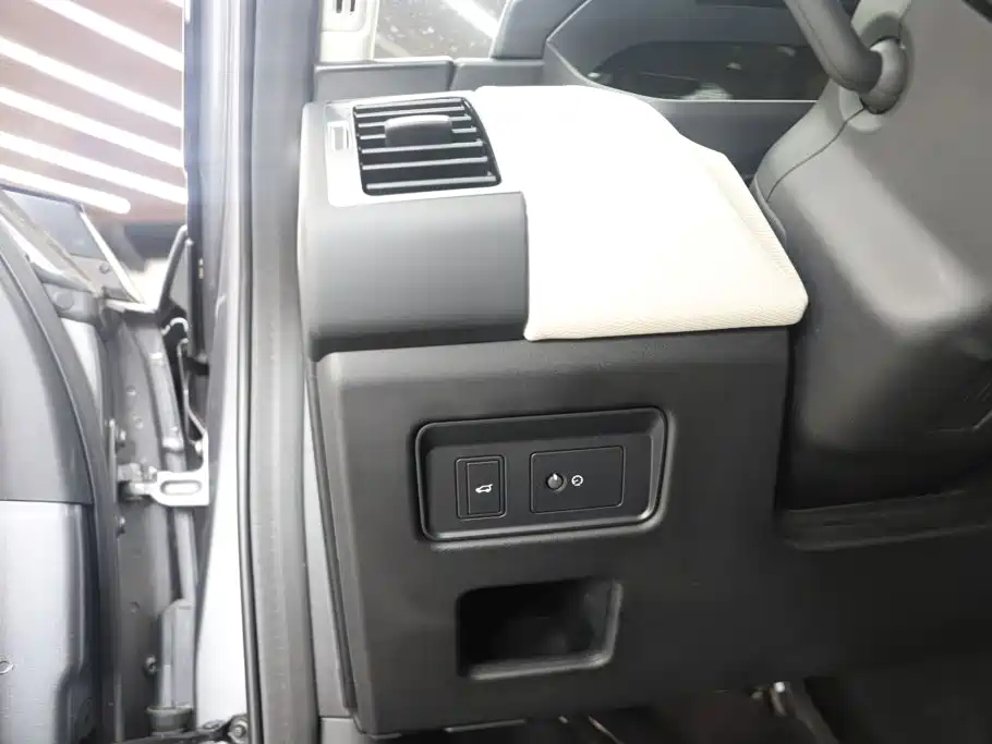 Land Rover Discovery 2021 — фото 12