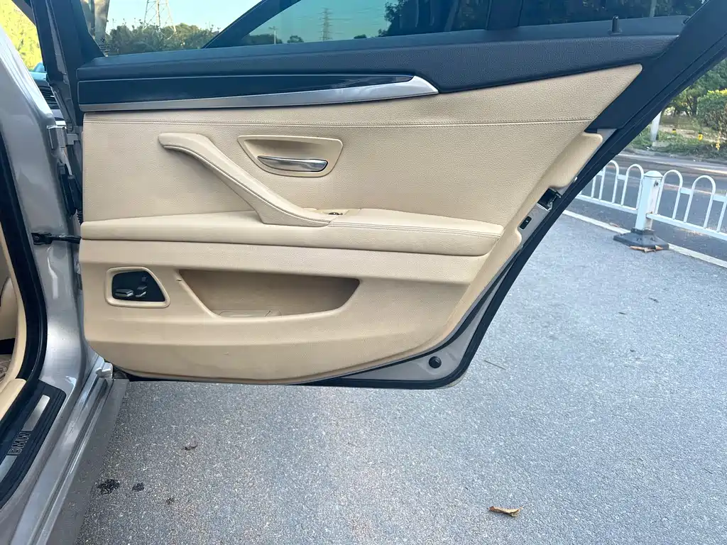 BMW 5 Series 2013 — фото 26
