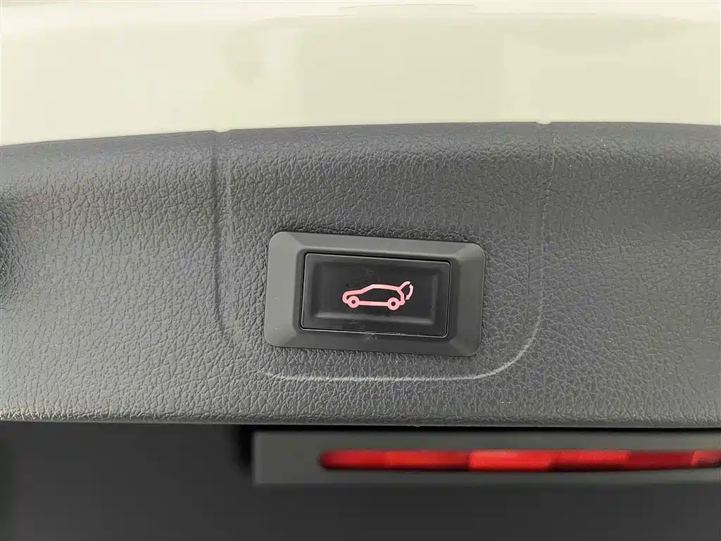 Mercedes-Benz C-Class 2022 — фото 17