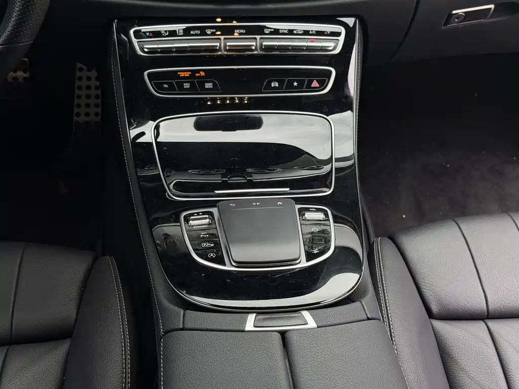 Mercedes-Benz E-Class 2021 — фото 10