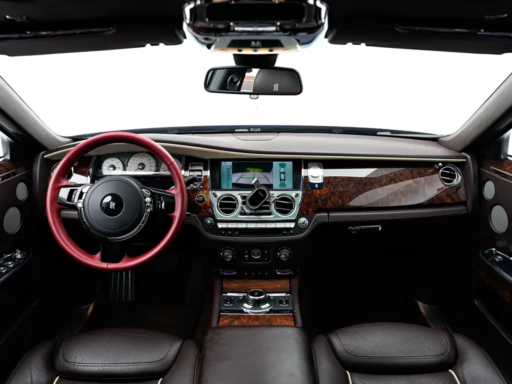 Rolls-Royce Ghost 2016 — фото 14