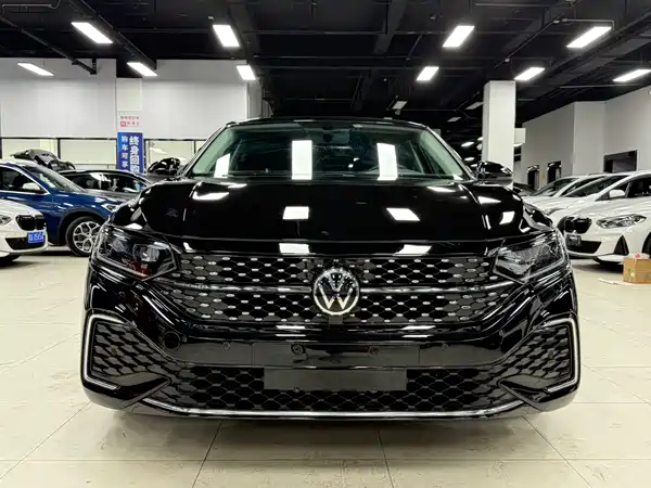 Volkswagen Passat 2023