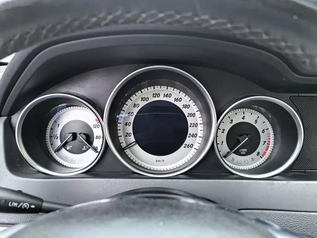 Mercedes-Benz C-Class 2011 — фото 19