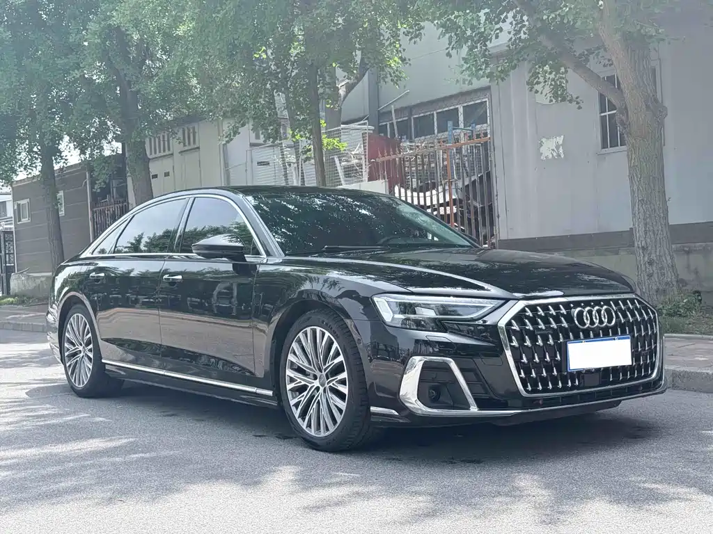 Audi A8 2023 — фото 30