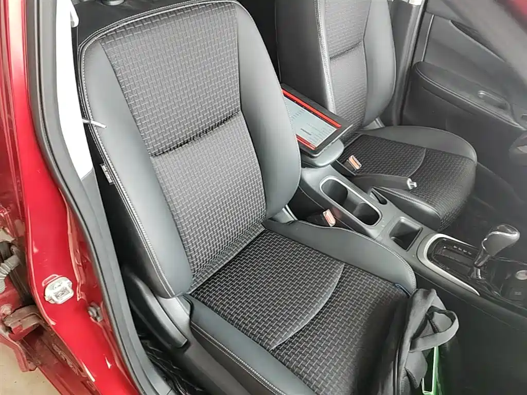 Nissan Tiida 2018 — фото 25