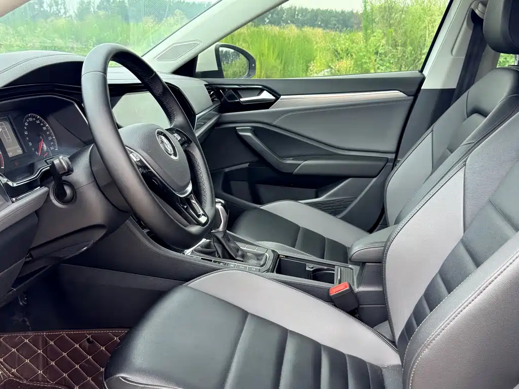Volkswagen Sagitar 2020