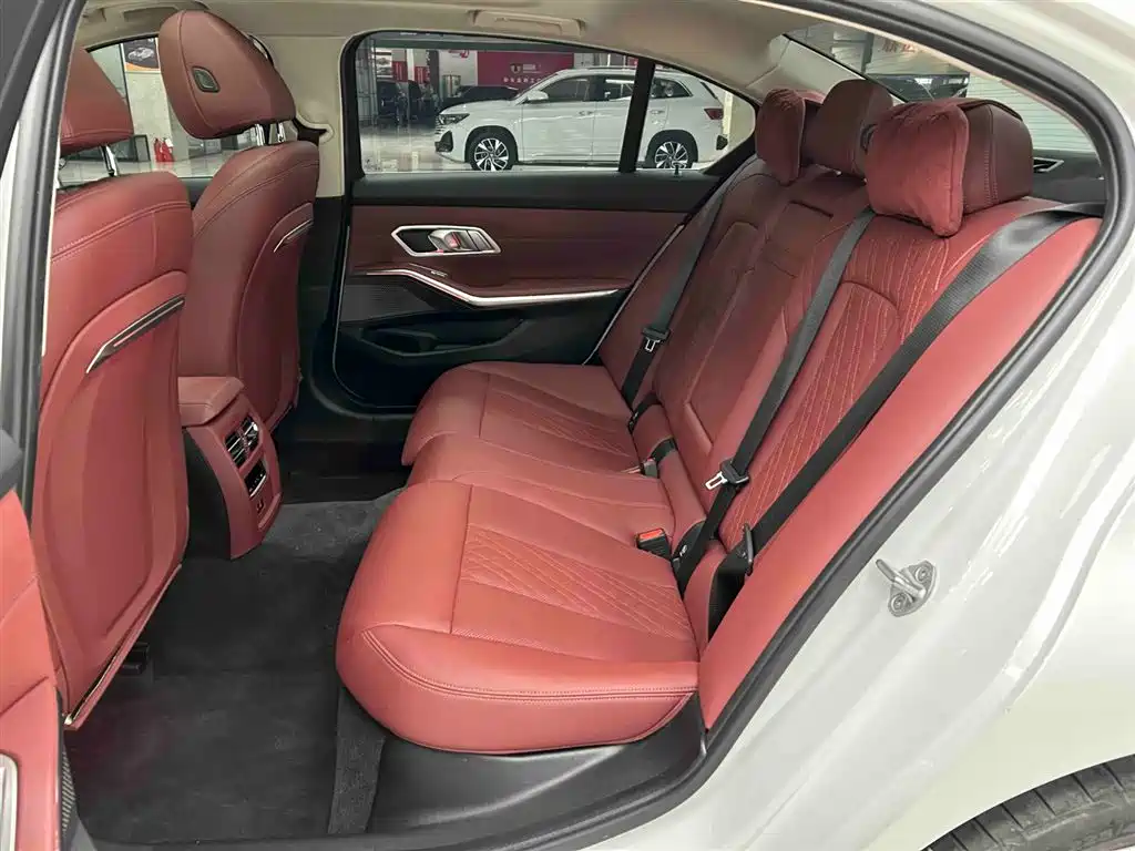 BMW 3 Series 2023 — фото 14