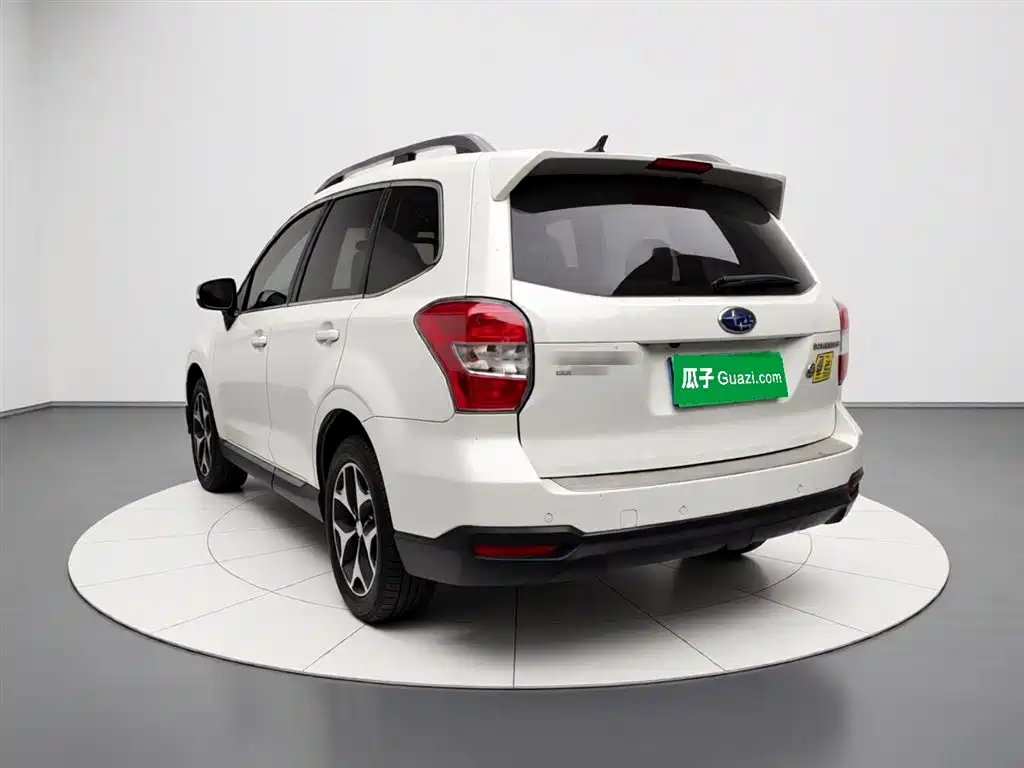 Subaru Forester 2015 — фото 4