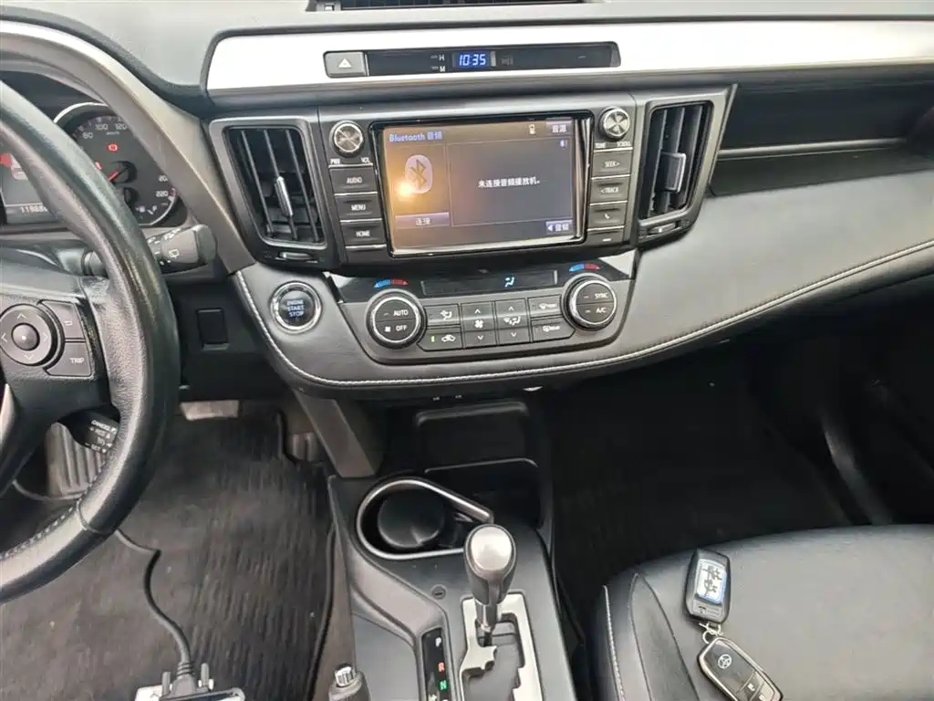 Toyota RAV4 2019 — фото 13