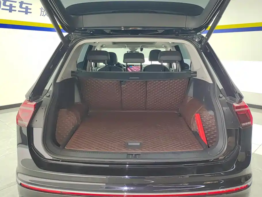 Volkswagen Tiguan L 2023