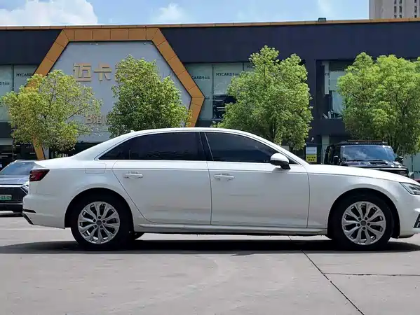 Audi A4L 2019