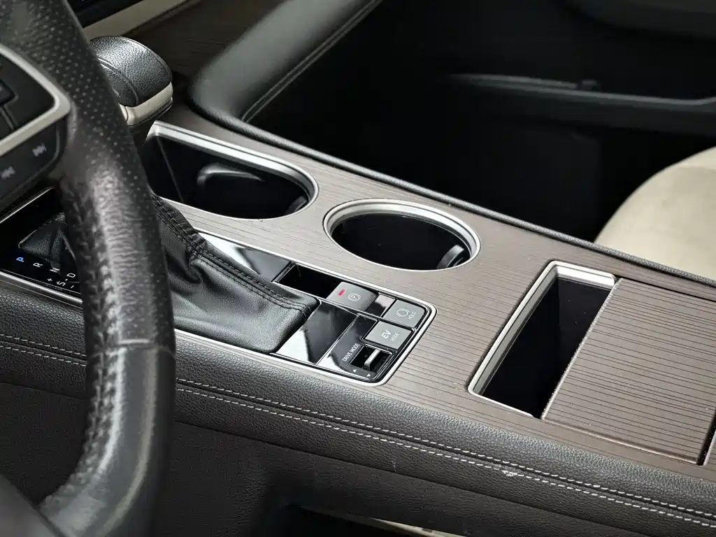 Toyota Sienna 2022 — фото 13