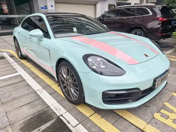 Porsche Panamera 2023
