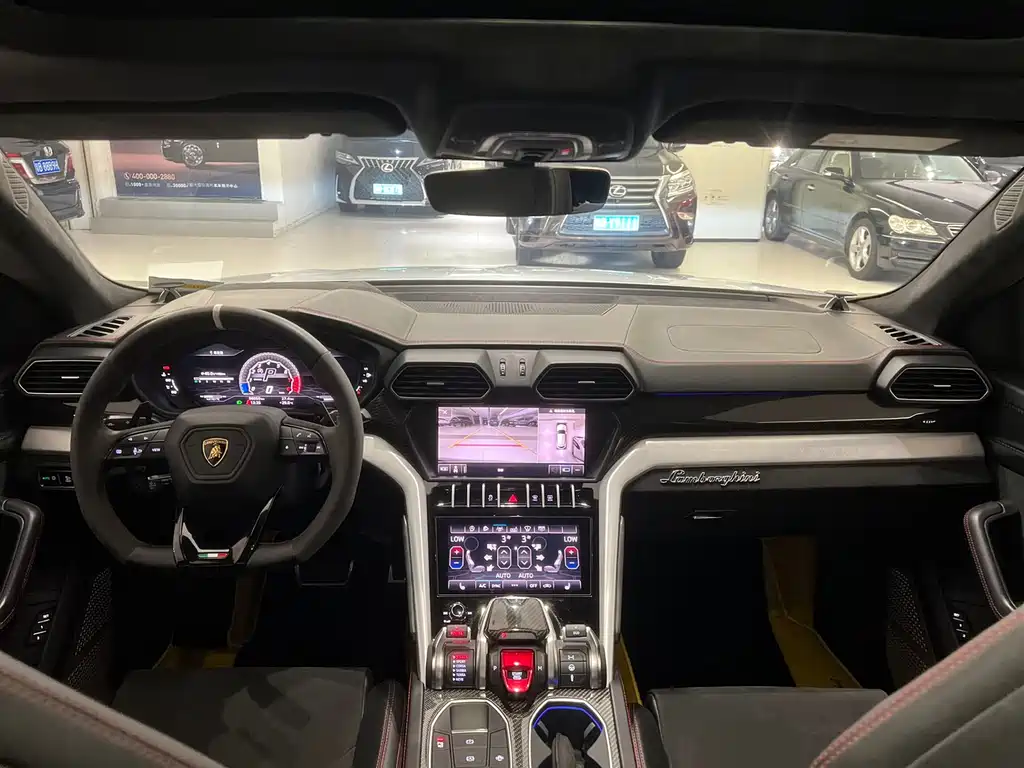 Lamborghini Urus 2019 — фото 9