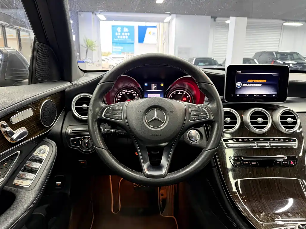 Mercedes-Benz GLC 2017 — фото 8