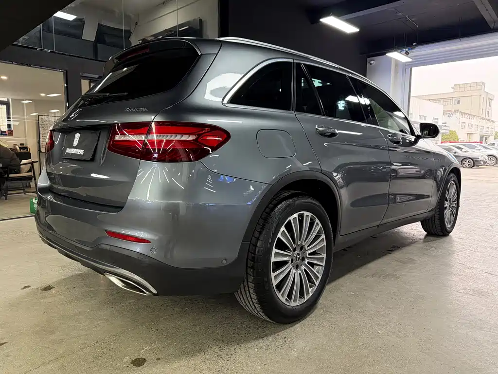 Mercedes-Benz GLC 2017 — фото 14