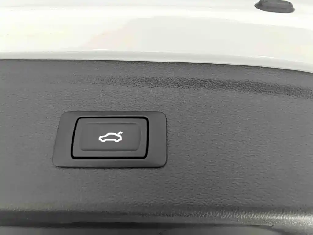 Audi A3 2023 — фото 15