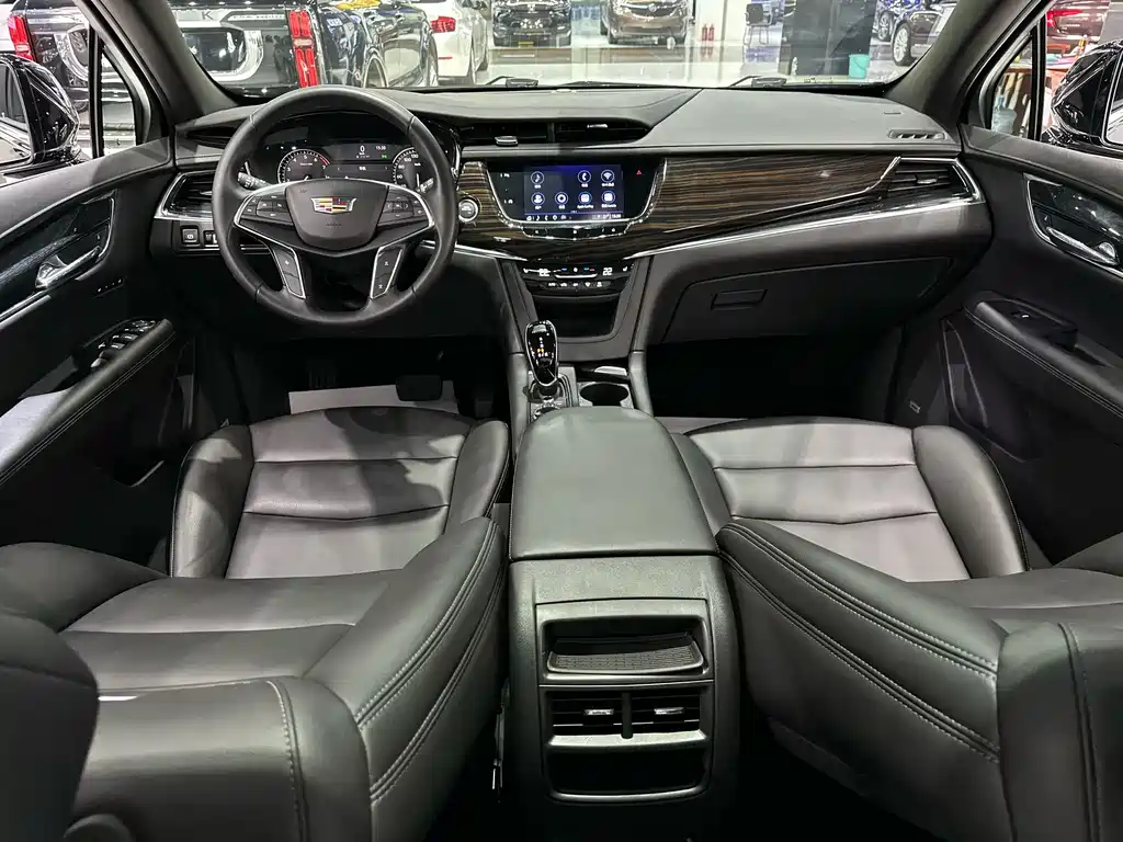 Cadillac XT5 2021 — фото 9