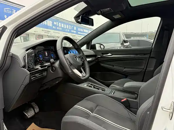 Volkswagen Golf 2021