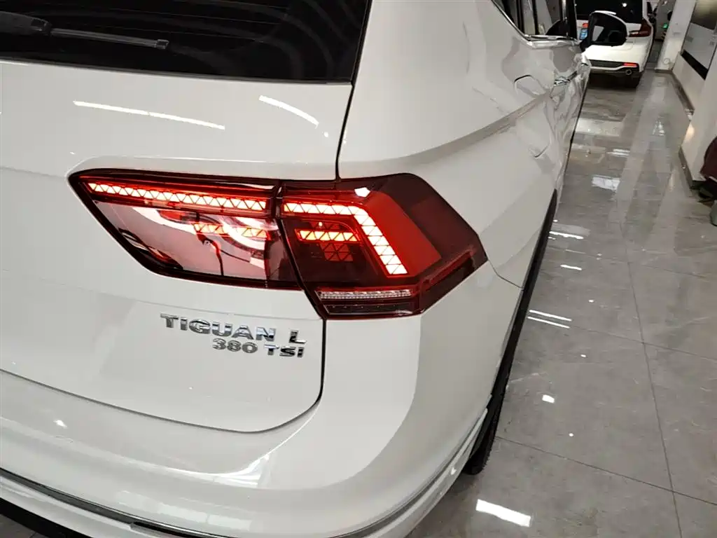 Volkswagen Tiguan L 2020 — фото 8
