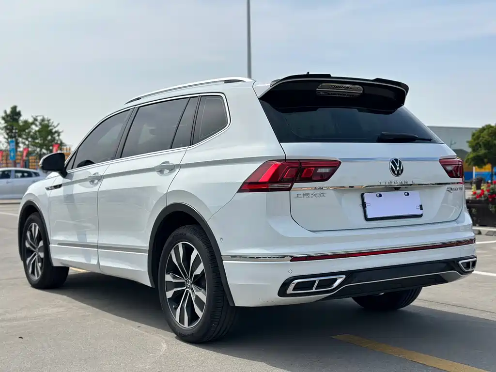 Volkswagen Tiguan L 2024 — фото 4