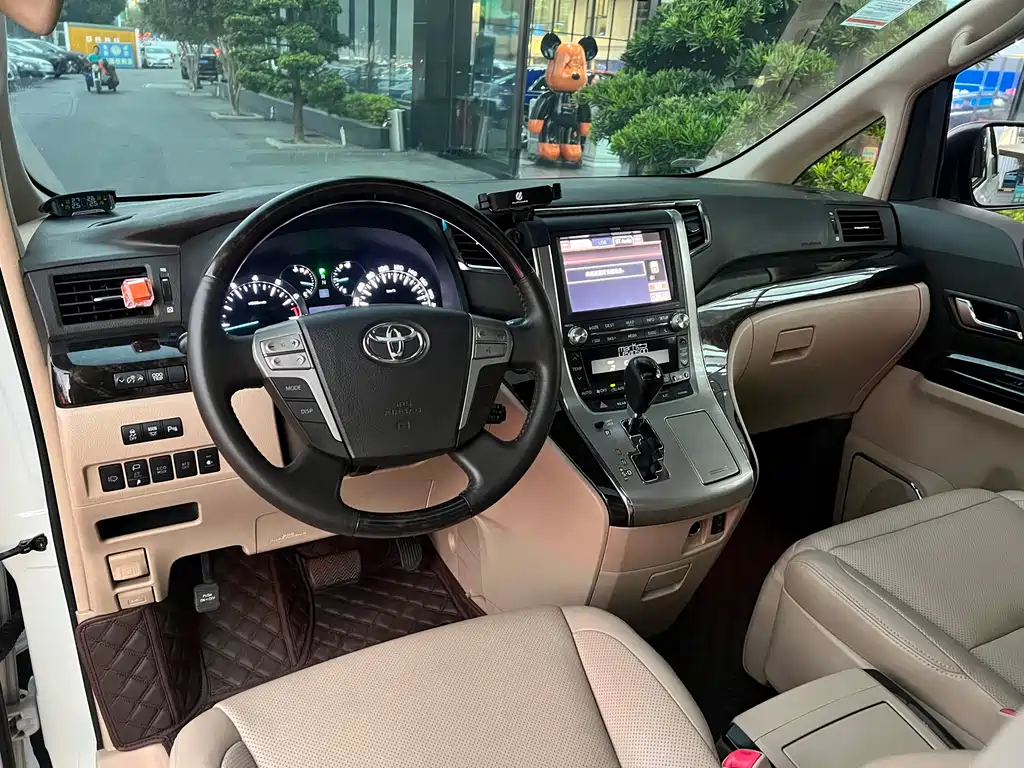 Toyota Alphard 2014 — фото 7