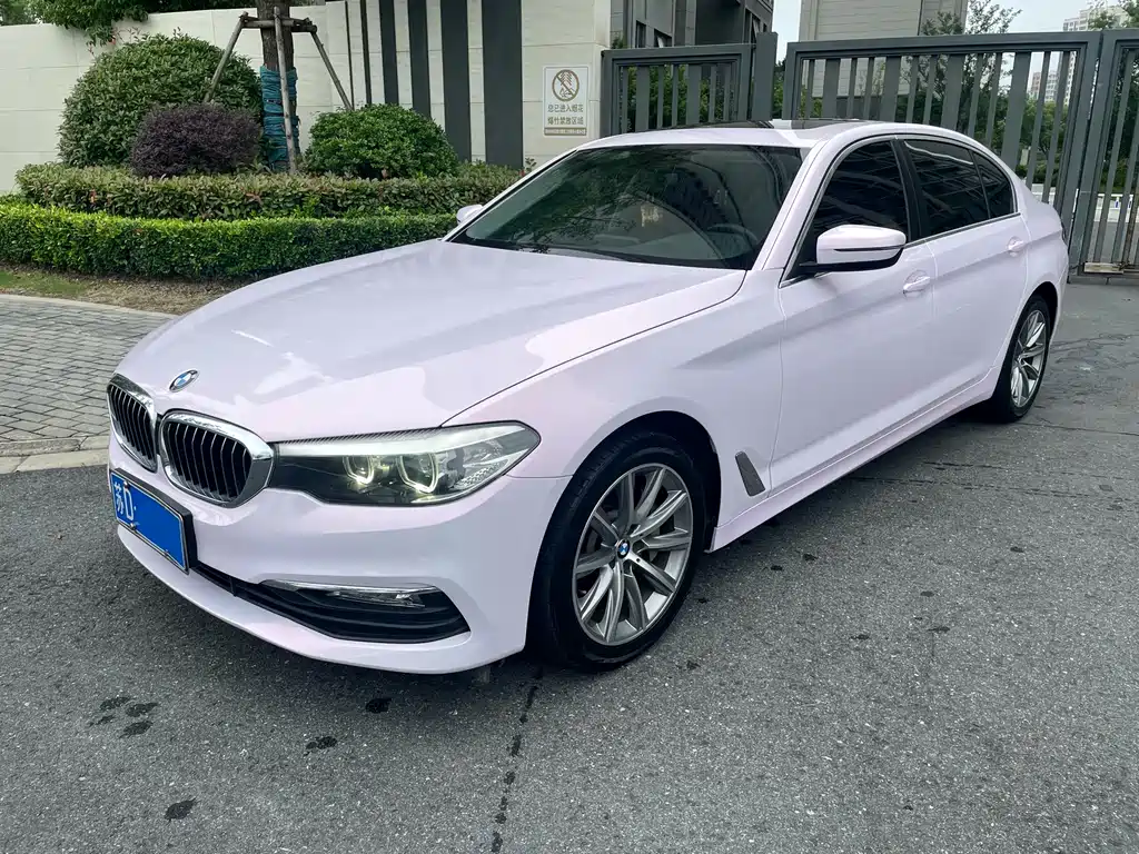 BMW 5 Series 2017 — фото 1