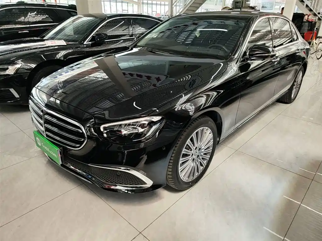 Mercedes-Benz E-Class 2023 — фото 1