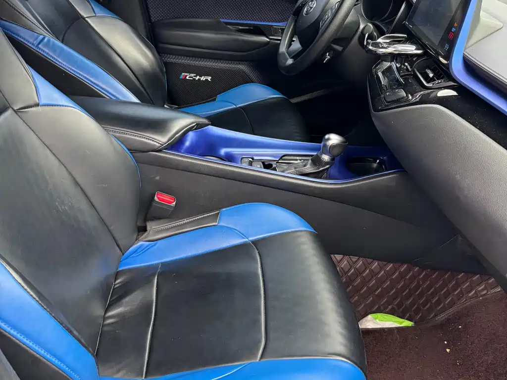 Toyota C-HR 2019 — фото 17