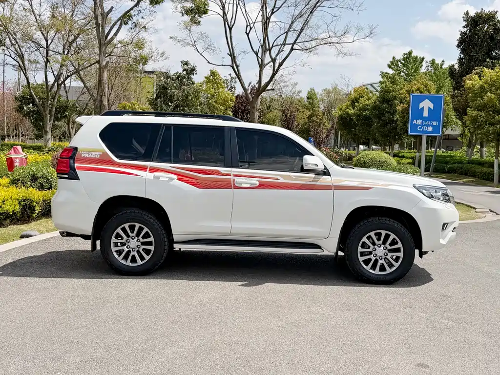 Toyota Prado 2018 — фото 15