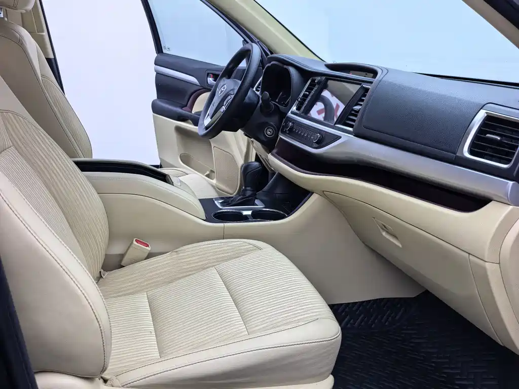 Toyota Highlander 2016 — фото 12